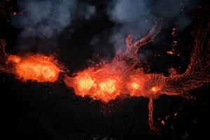 Nova erupcija vulkana na Islandu – lava letela 50 metara uvis