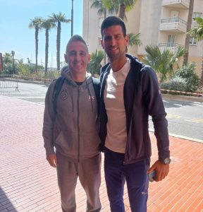 Novak Đoković posetio košarkaše Partizana u Monaku: Pružio podršku crno-belima