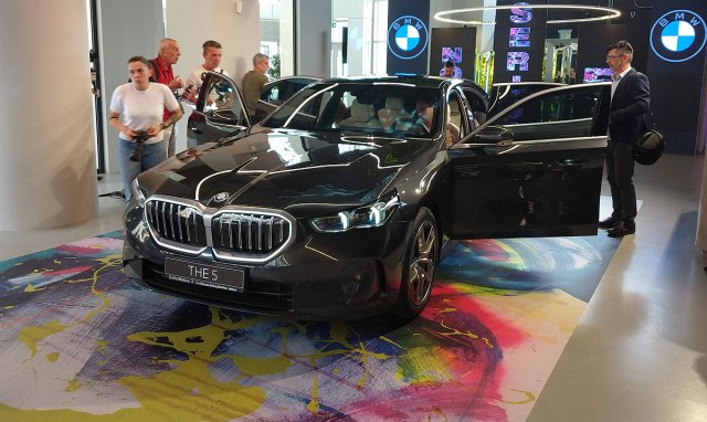 Novi BMW Serije 5 stigao u Srbiju! FOTO