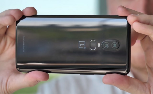 Novi OnePlus 6T stiže krajem meseca VIDEO