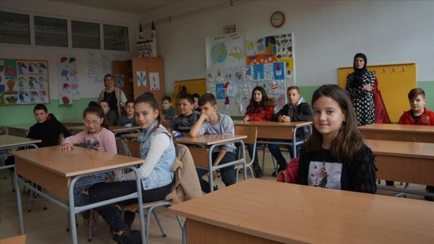 Novi Pazar: Đaci osnovne škole prikupljali novac za pomoć stradalim u zemljotresu u Turskoj