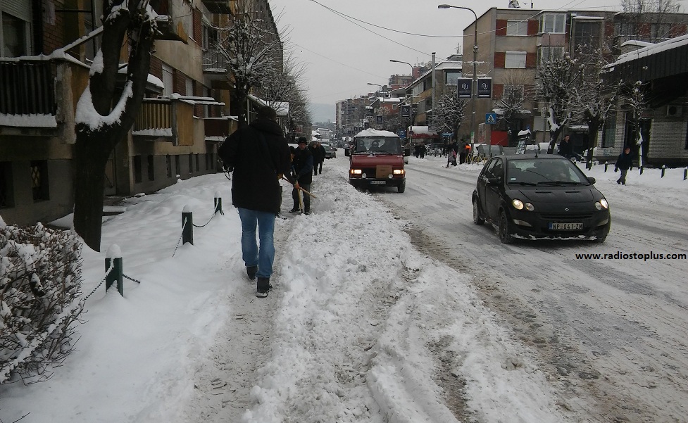 Novi Pazar: Snijeg pravi probleme, ali su putevi prohodni