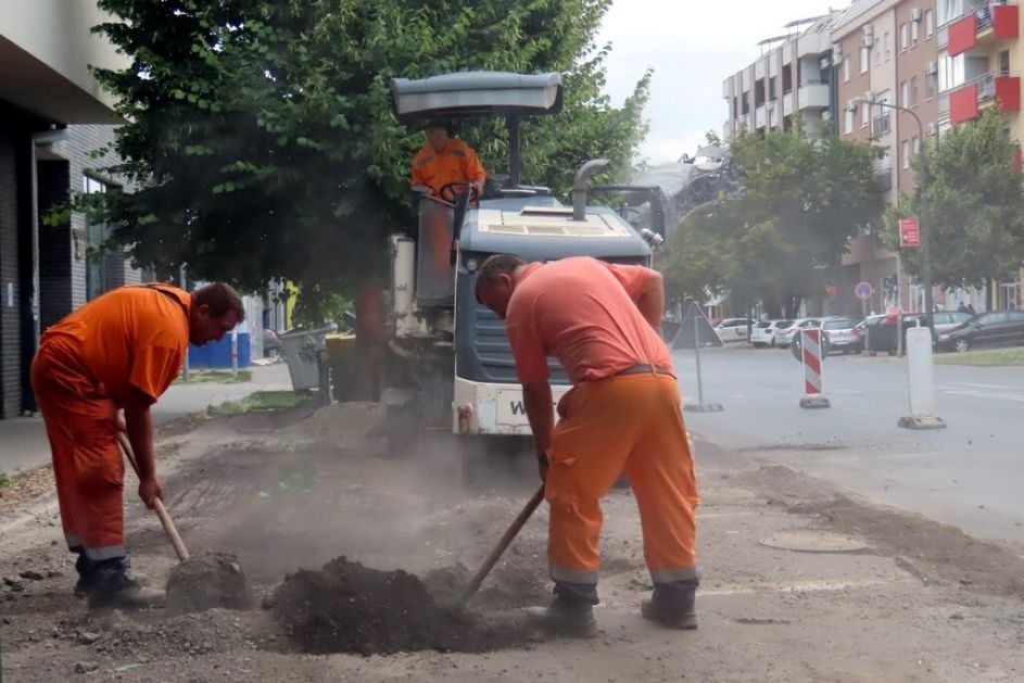 Novi Sad. Parking servis sanira parkiralište u Temerinskoj ulici