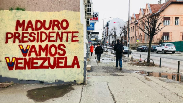 Novi Sad, grafiti podrške Maduru