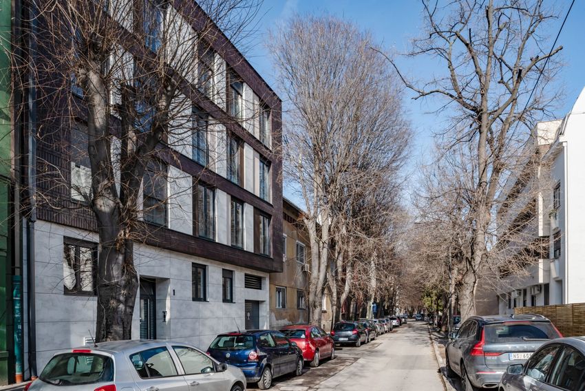 Novi Sad konačno dobio zgradu čije dvorište nije pretvoreno u parking (FOTO)