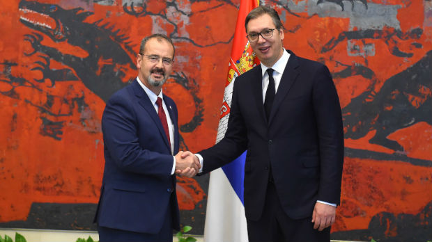 Novi ambasador SAD na srpskom pozdravio Vučića i građane Srbije