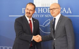 
					Novi ambasador SAD posetio Novi Sad 
					
									