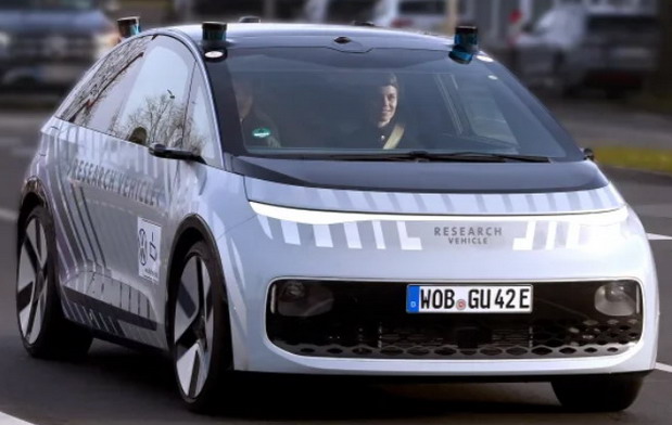 Novi autonomni taksi Volkswagen Gen.Urban