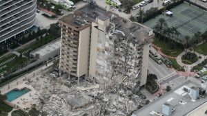 Novi bilans: U urušavanju zgrade u Floridi pet mrtvih i 156 nestalih
