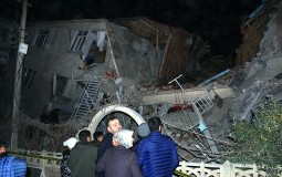 
					Novi bilans: U zemljotresu u Turskoj 29 mrtvih i oko 1.500 povredjenih 
					
									