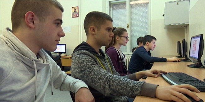 Novi informatički kabineti za 20 osnovnih škola u Srbiji