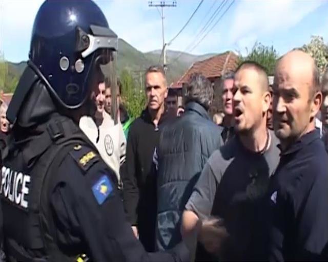 Oko tri stotine Srba i danas protestvuje u Štrpcu