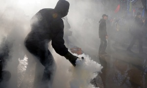 Novi protest u Grčkoj: Veliki broj demonstranata na ulicama Atine! (FOTO)