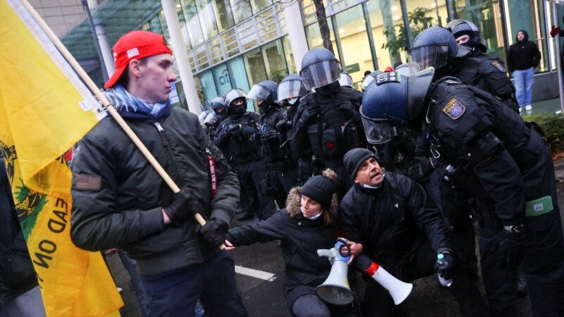 Novi protesti protiv COVID restrikcija u Evropi