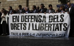 
					Novi protesti u Barseloni zbog pritvora dvojice vođa 
					
									