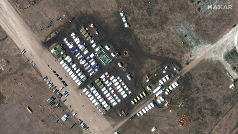 Novi satelitski snimci ruskog gomilanja oružja blizu Ukrajine