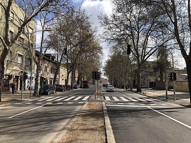 Novi semafor u Futoškoj ulici od danas počinje sa radom, u Jevrejskoj na žutom treptaču