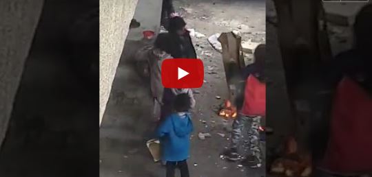 Novi snimak iz Novog Pazara – Ložili vatru u podnožju Lučne zgrade