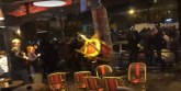 Novi snimci tuče u Parizu, letele baklje i stolice VIDEO