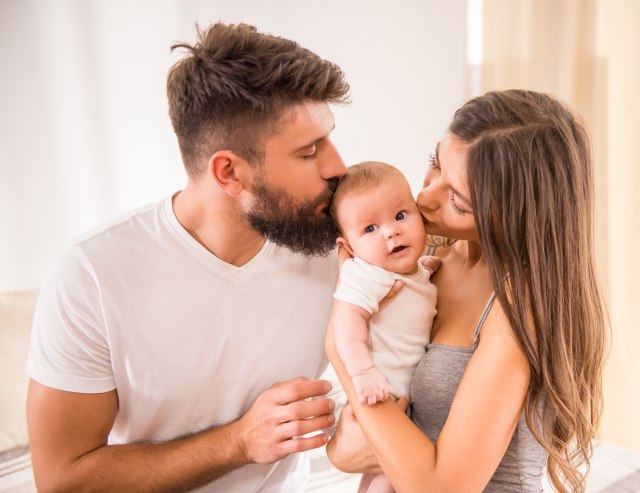 Novi zakon: I tate mogu na porodiljsko – preduzetnice izjednačene sa ostalim mamama