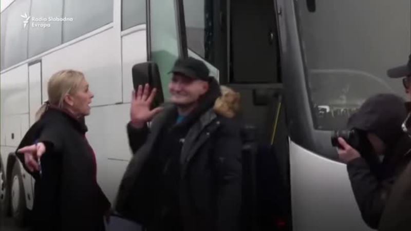 Novinari RSE posle oslobađanja iz zatvora u Donjecku