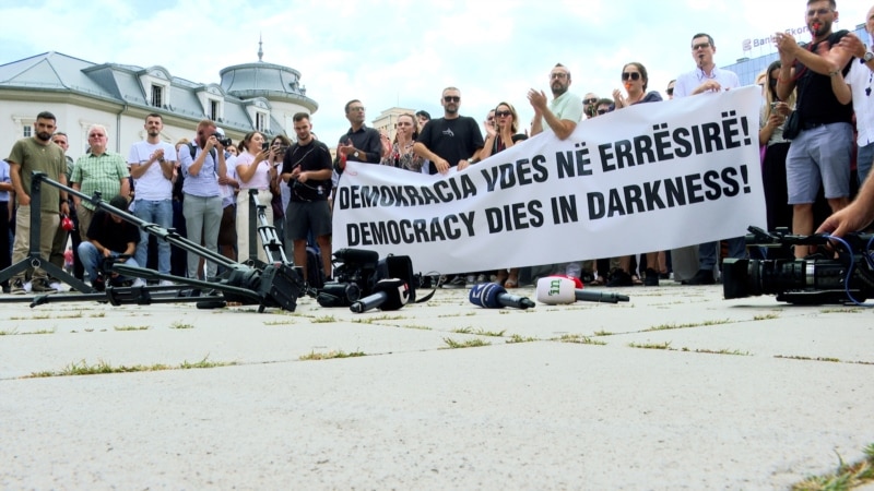 Novinari bojkotovali konferenciju ministarke zbog TV Klan Kosova