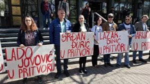 Novosadski aktivisti 50 dana u pritvoru: „Vlast nije uspela da ih natera da sporazumno priznaju krivicu, sad traže izlaznu strategiju“