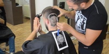 Novosadski frizer napravio portret Kima u kosi