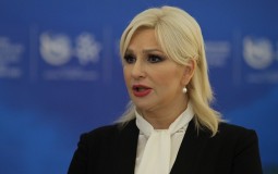 
					Novosti: Zorana Mihajlović i Jadranka Joksimović najbliže gubitku ministarskih funkcija 
					
									