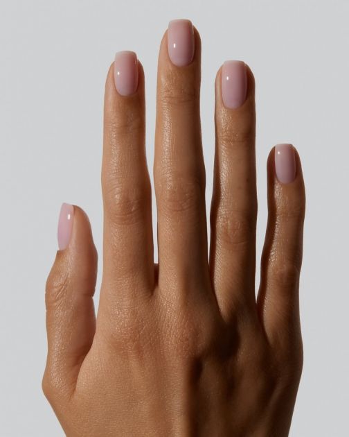 Nude nokti ne izlaze iz mode: L&Z nail vodič za jesen 2025.