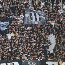  O OVOM TRANSPARENTU SVI PRIČAJU: Moćna poruka sa Juga fudbalerima Partizana (FOTO)