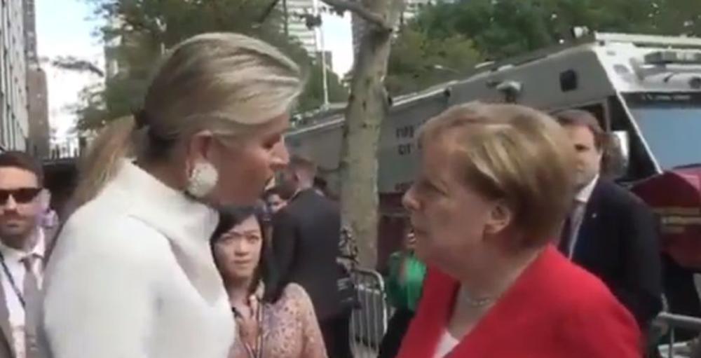 O RAZGOVORU OVE DVE DAME BRUJE DRUŠTVENE MREŽE: Merkelova nije dobro čula reči holandske kraljice, a kad je shvatila da je pogrešila sama se sebi smejala! (VIDEO)