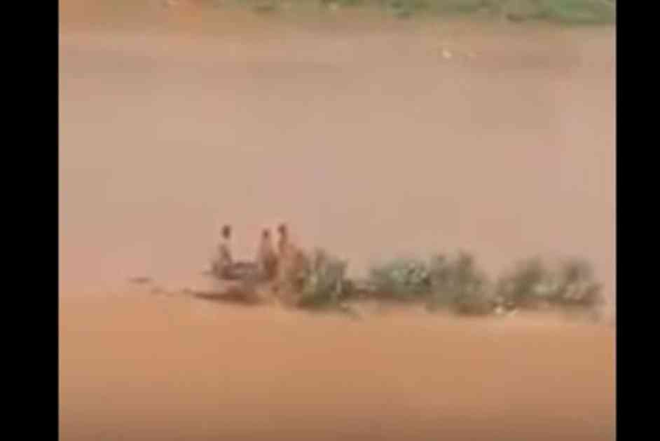 OBILNE KIŠE SRUŠILE BRANU U AVGANISTANU: 10 poginulo, poplavljena čitava dolina! Ljudi u panici bežali od stihije!