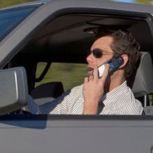 OBRATITE PAŽNJU: Kada koristite TELEFON tokom vožnje - isto je kao da ste PIJANI