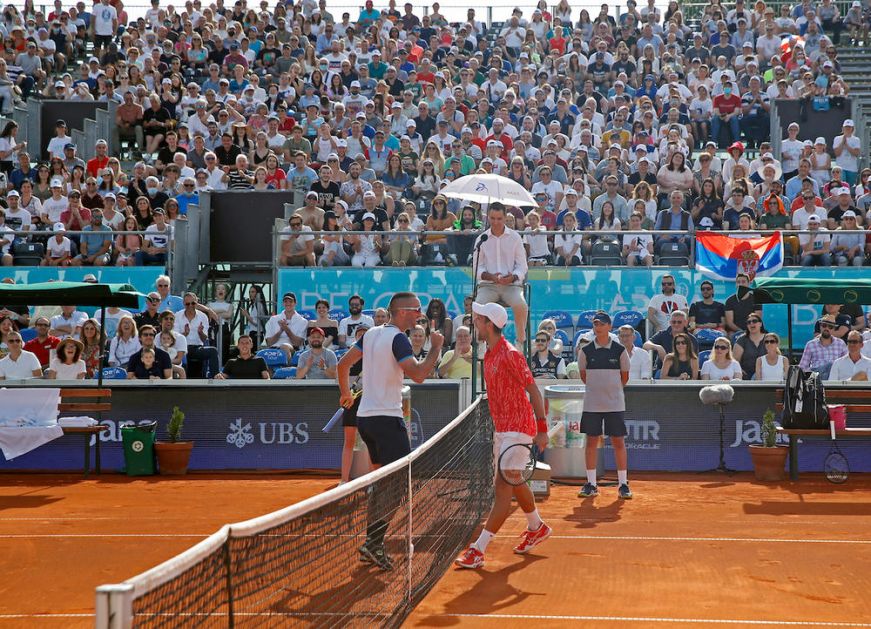 OČI SVETA UPRTE U BEOGRAD! Obrušili se na ĐOKOVIĆA! Tvit podrške Novaku: Hvala ti što si tenisu ponovo udahnuo život!