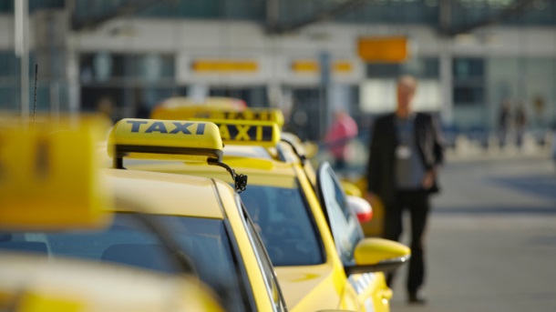 ODRAN: Naivni Nemac ušao u prvi taksi u Beogradu