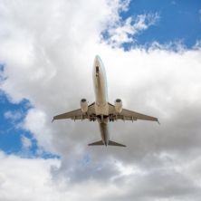ODZVONILO JEFTINIM LETOVIMA U EVROPI: Klimatski propisi EU utrostručuju cenu avio-prevoza