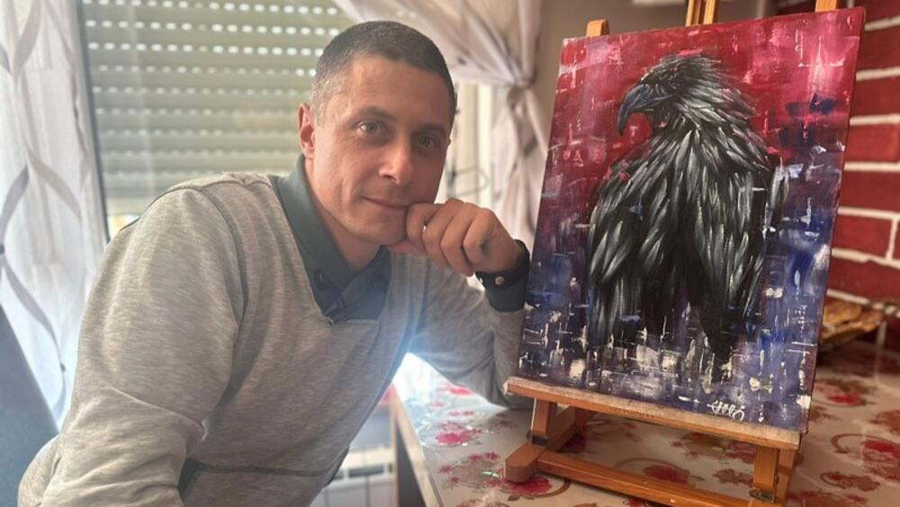 OFICIR I SLIKAR! Vojnik u duši, slikar iz hobija, Stefan oslikao simbole Srbije, orao za njega ima posebnu simboliku (FOTO)