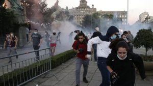 OFID osudio nasilje prema građanima na protestu