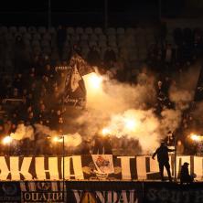 OGLASILI SE GROBARI: Evo da li će Partizan imati podršku najvatrenijih navijača na derbiju 