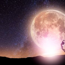 OKRENUĆE IM ŽIVOT NAOPAČKE - Pun Mesec u znaku Vodolije donosi HAOS za ova ČETIRI ZNAKA