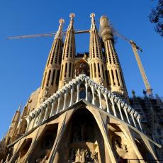 ONA je zaštitni znak Barselone i dobila je građevinsku dozvolu nakon 137 godina! Godišnje je poseti 4 miliona ljudi!