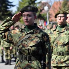 ONI SU HEROJI I PONOS NAŠE ZEMLJE: Svečana zakletva vojnika na dobrovoljnom služenju vojnog roka u Leskovcu (FOTO)