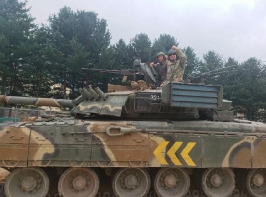 ONI SU VIRALNI HIT! Pogledajte kako su se američki vojnici provozali na ruskim tenkovima! Nisu mogli da odole! (VIDEO)