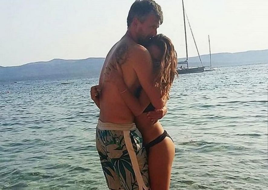 OPASNA PO ZDRAVLJE: Supruga Gorana Ivaniševića pokazala savršenu seksi liniju u kupaćem! VIDEO