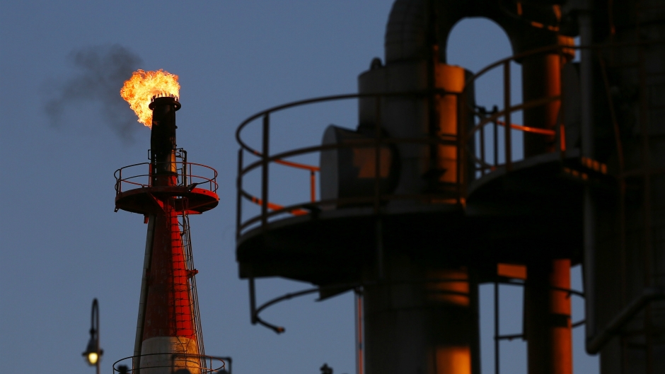 OPEK dogovorio smanjenje proizvodnje, cena nafte raste