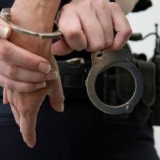OPLJAČKALA STARCA USRED PEKARE, UZELA VELIKU SVOTU NOVCA: Policija uhapsila ženu (38) iz Negotina