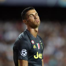 OPSADNO STANJE U JUVENTUSU: Ronaldo povređen, evo kada će se vratiti na teren