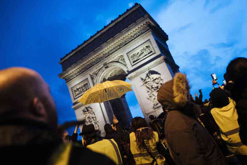 OPSADNO STANJE ZA DOČEK U PARIZU: Žuti prsluci najavili PROSLAVU na ulicama! 147.000 policajaca širom Francuske!