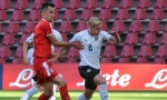 ORLIĆI OČAJNI KAD JE NAJVAŽNIJE: Mlada fudbalska reprezentacija Srbije poražena od Austrije na startu EP 